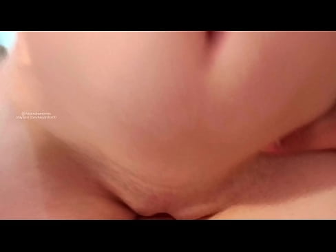 ❤️ Spím v izbe svojej sestry a tak som sa zobudila ❌ Porno na nás ❤