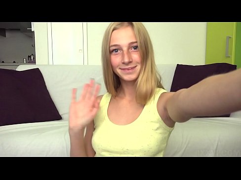 ❤️ Keď sa nudím, lenivo si masturbujem svoju ružovú kundičku ❌ Porno na nás ❤