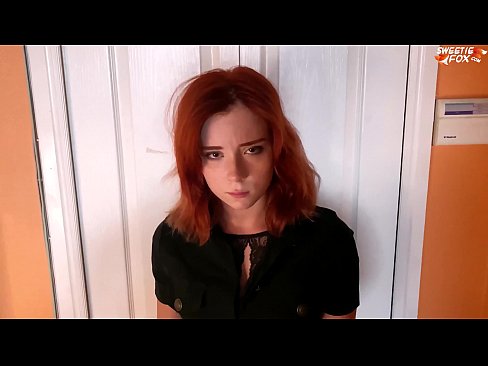 ❤️ Ochranka potrestala peknú ženu za krádež v obchode - sperma v ústach ❌ Porno na nás ❤